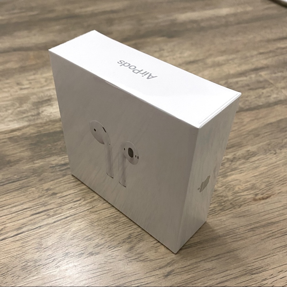 Apple AirPods 2nd Gen NEVER OPENED